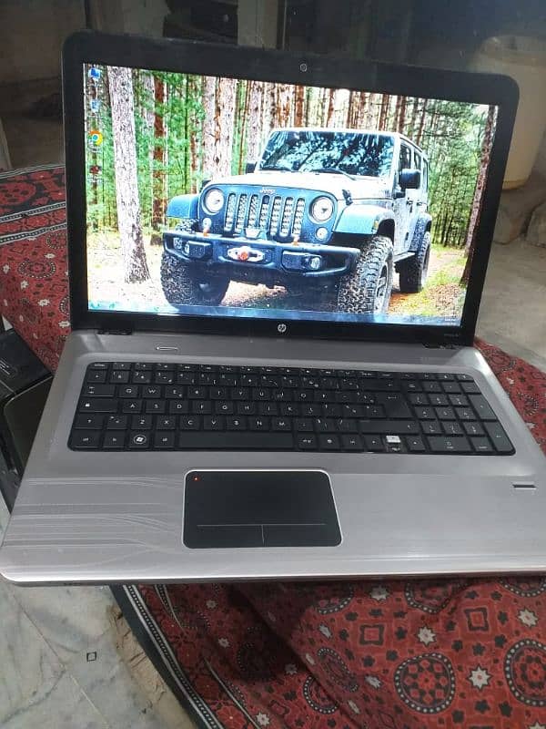 LAPTOP HP PAVILION I7 2ND GENERATION 4 GB 300 GB 5