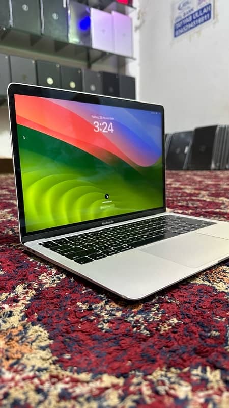 Macbook Air 2019 13inch 8/256  10by10 Laptop Tayyab Laptop Warehouse 2