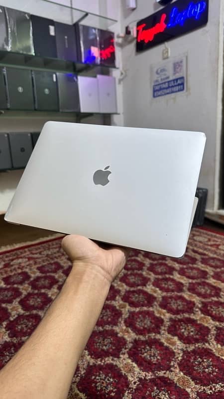 Macbook Air 2019 13inch 8/256  10by10 Laptop Tayyab Laptop Warehouse 3