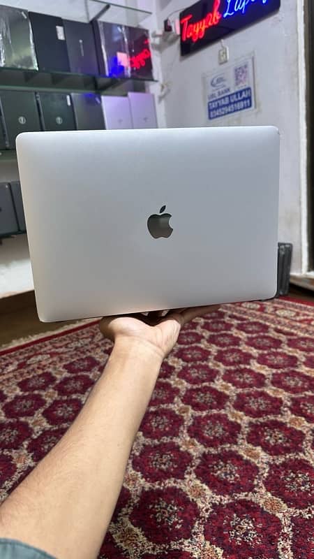 Macbook Air 2019 13inch 8/256  10by10 Laptop Tayyab Laptop Warehouse 6