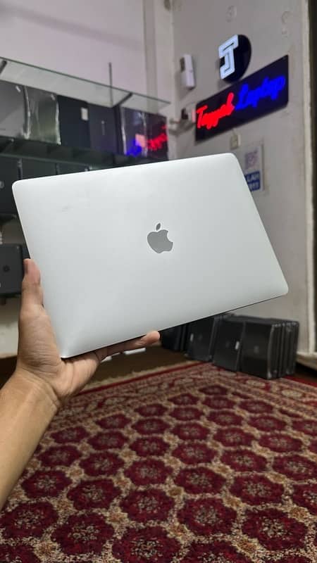 Macbook Air 2019 13inch 8/256  10by10 Laptop Tayyab Laptop Warehouse 7