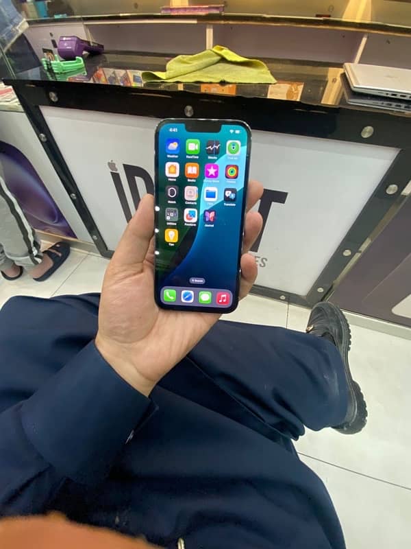 iphone 13 pro 2