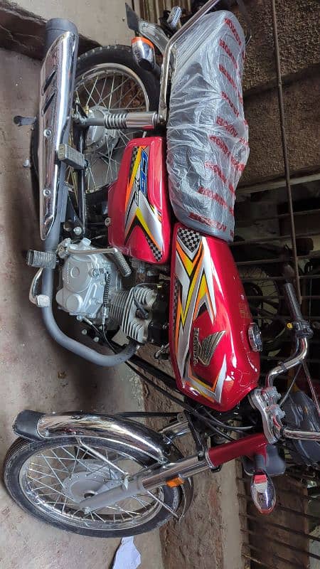 Honda 125 Applied 4 new condition tuning cards 2 kyes shishe sb kuch h 4