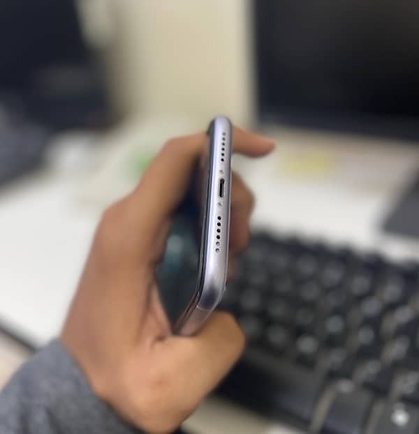 iPhone 11 . Non pta 1