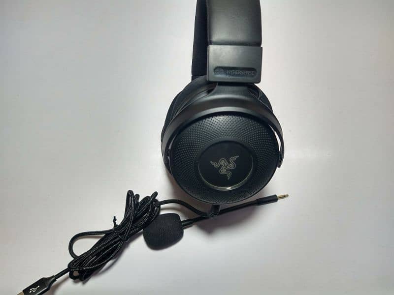 We deals in  all kinds of headphones mouses and gaming keyboards. 3