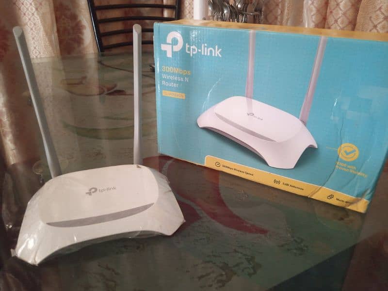 300 Mbps wireless and router TL- WR840N 1