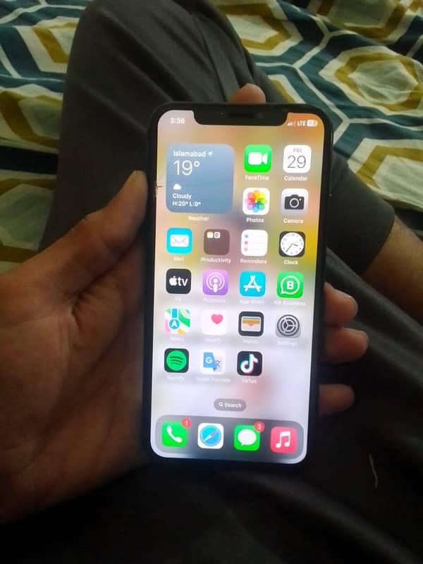 IPHONE X 64gb Sim working 1