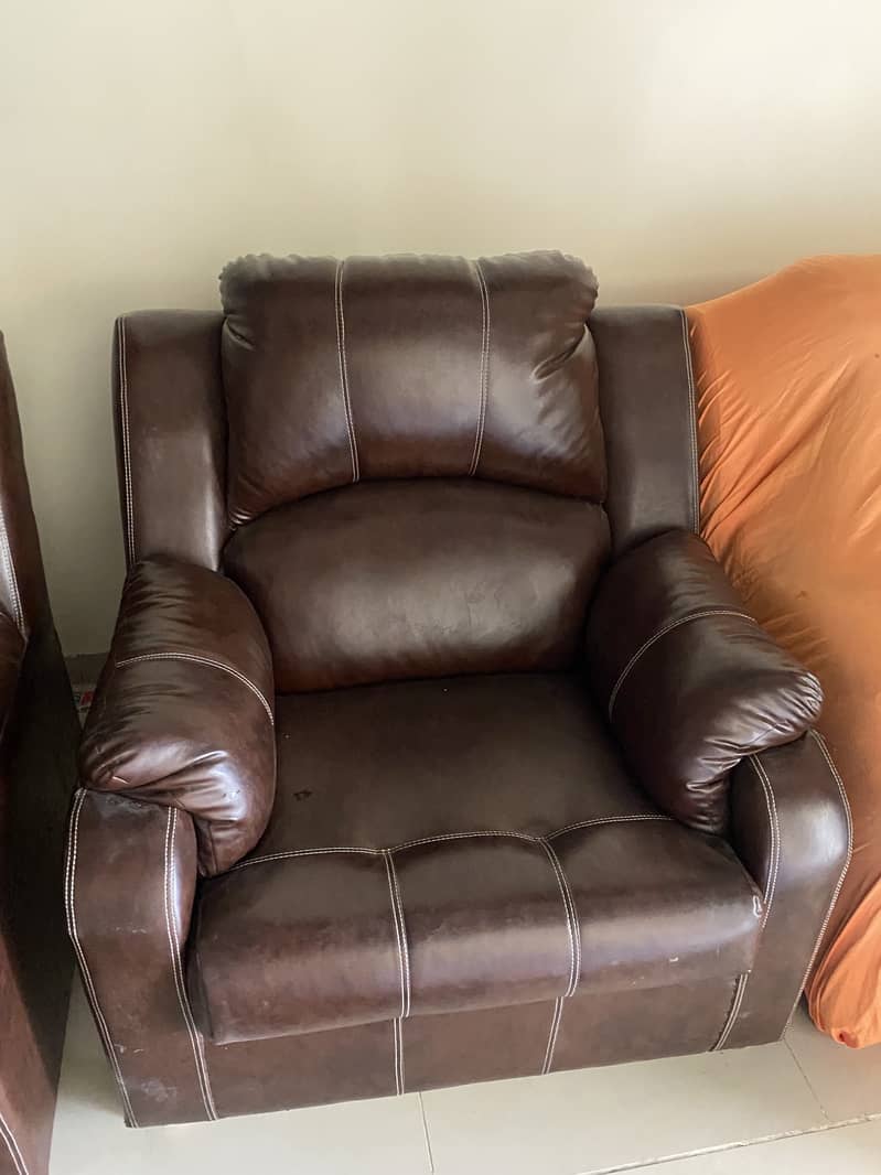 Brand New Condition Sofa Set 1