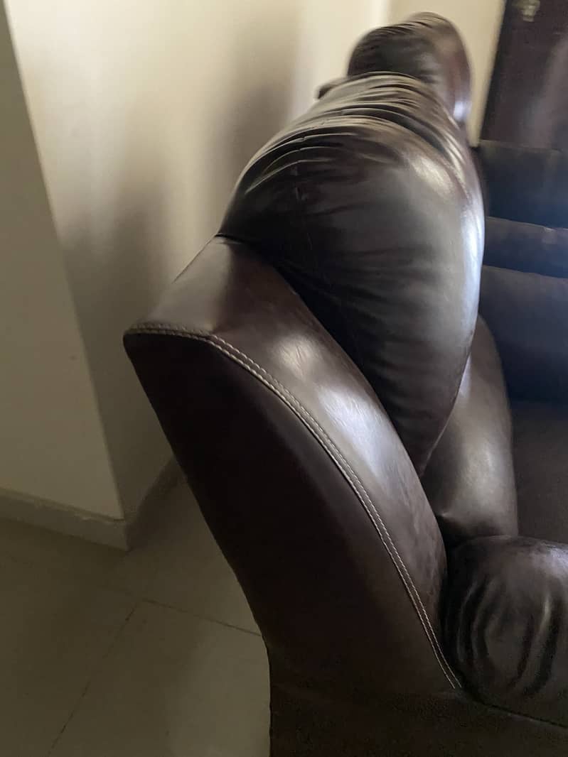 Brand New Condition Sofa Set 4