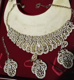 very decent jewellery set