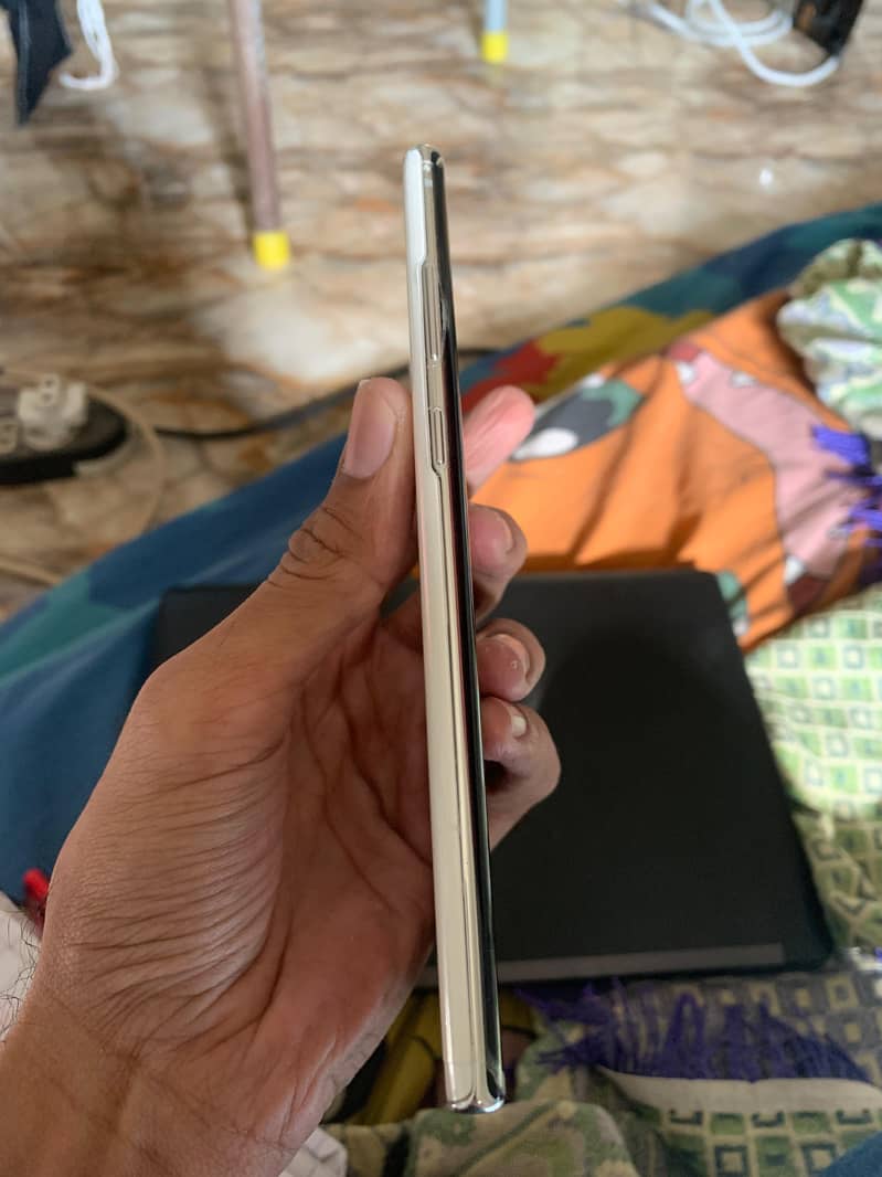 Note 10 Plus 1