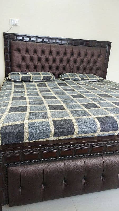 wooden duble bed luxury king Size with Side Tables and spring matress 0