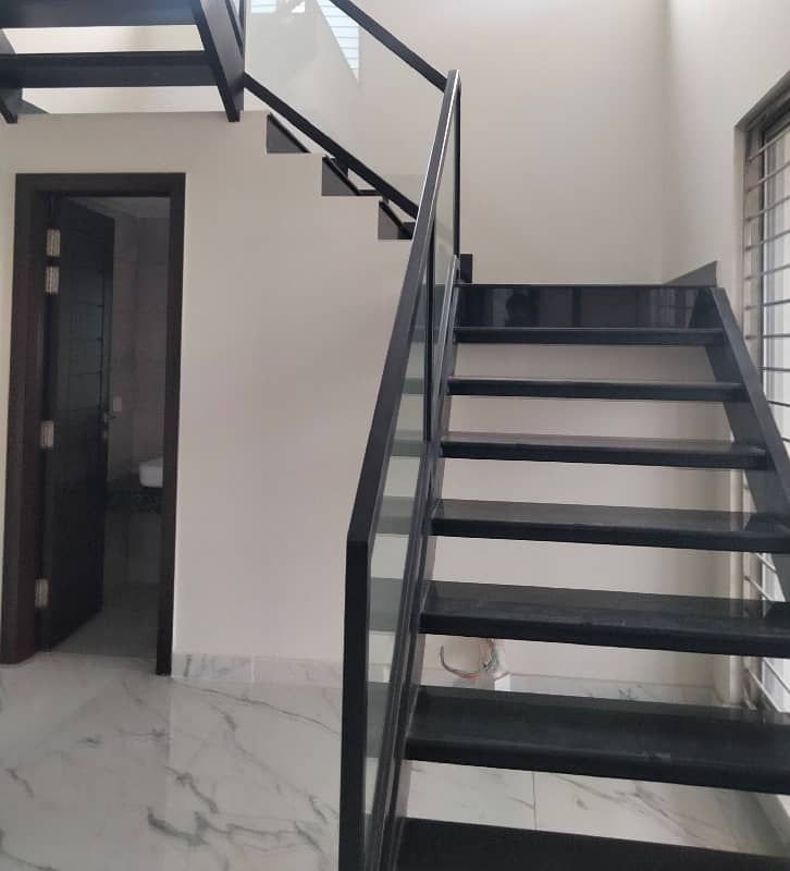 1 Kanal Upper Portion For Rent In DHA Phase 4,Block CC, Lahore. 12