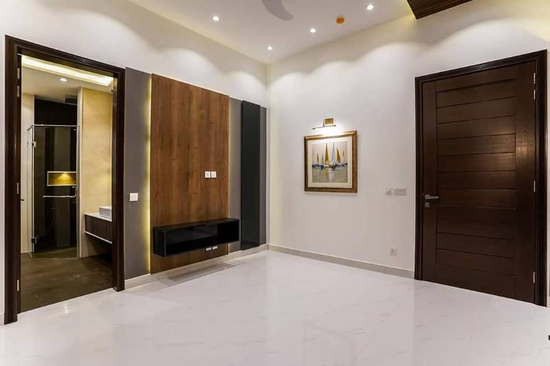 01 Kanal Ultra Modren Design Banglow With Full Furnished Full Basement For Sale ,Home Threter/Swimming Pool, Top Location Of DHA 23