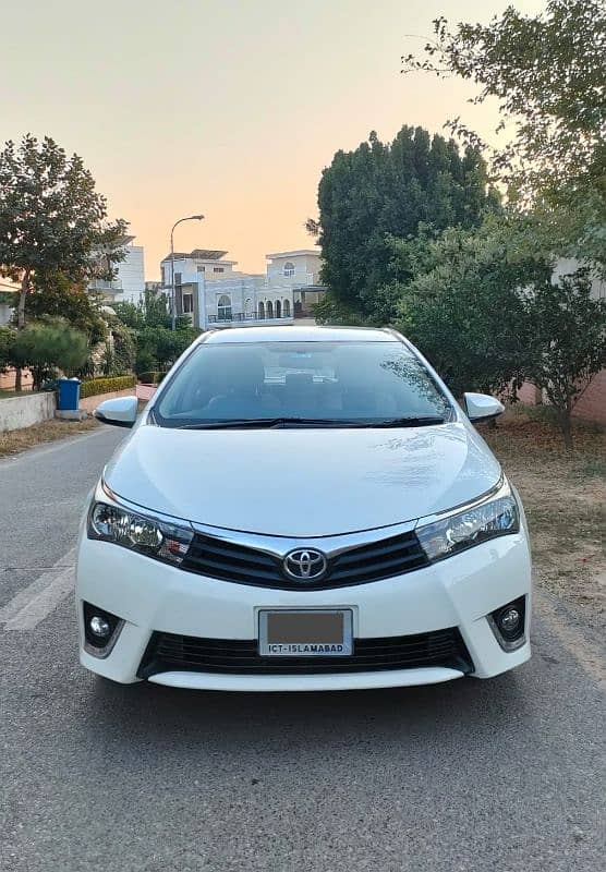 Toyota Corolla GLI 1.3 Automatic. 2015. Total Genuine. 2