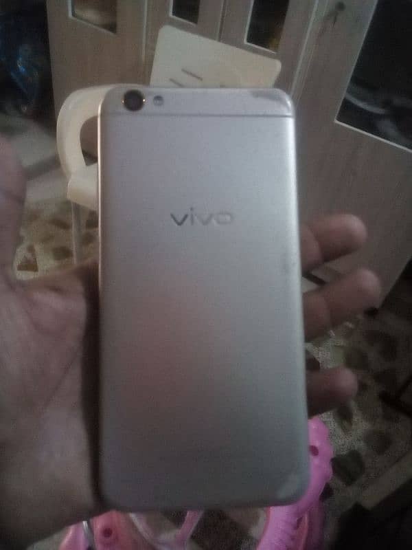 Vivo Y67 4/64 3