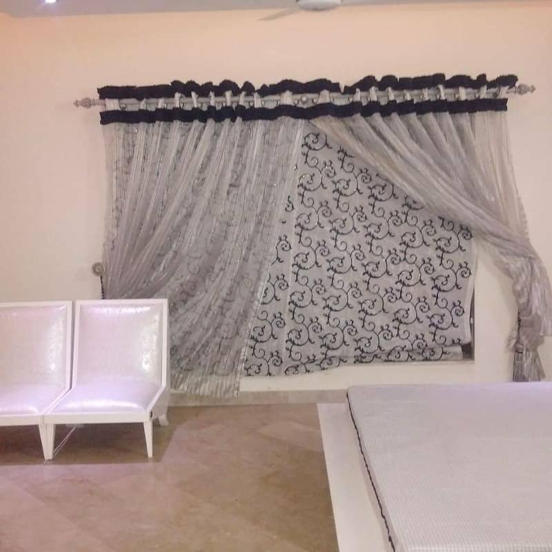 01 Kanal Slightly Used Well Maintained Like Brand New Modren Designe Bungalow For Sale In DHA Phase-4 Near To Park 25