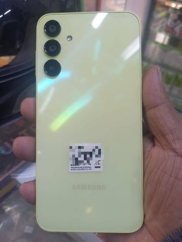 assalamualaikum am selling mobile Samsung Galaxy a15 256 gb 0