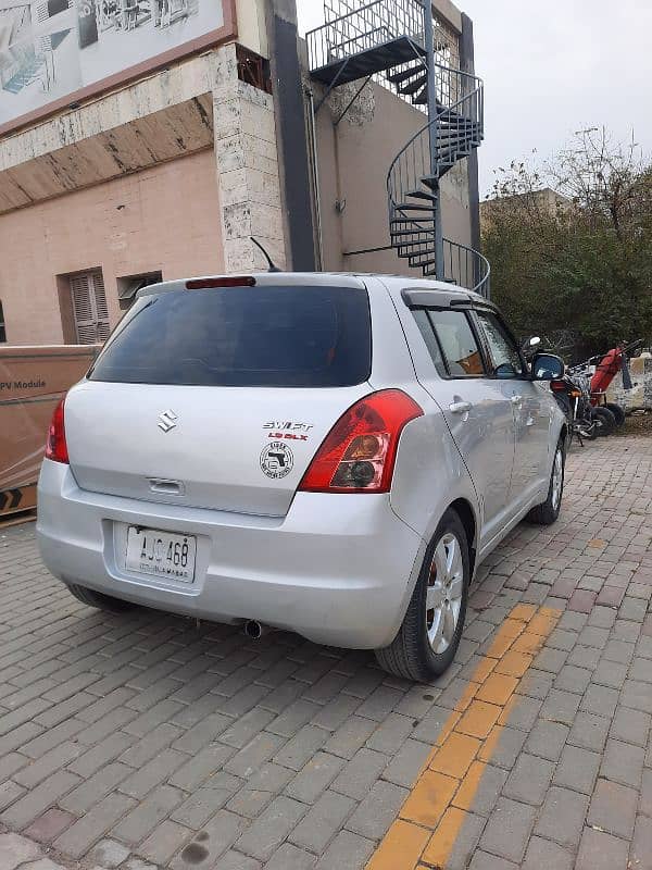 Suzuki Swift DLX 1.3 2018 1