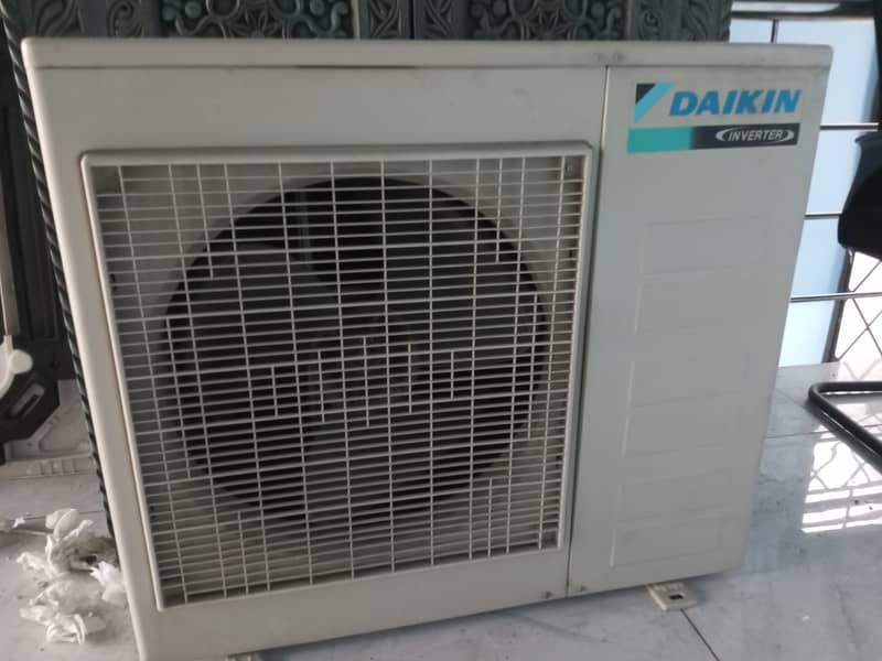 Daikin cassette AC 2 ton only 2 season used Good condition 4