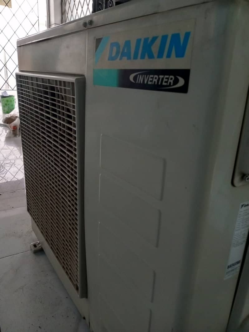 Daikin cassette AC 2 ton only 2 season used Good condition 7