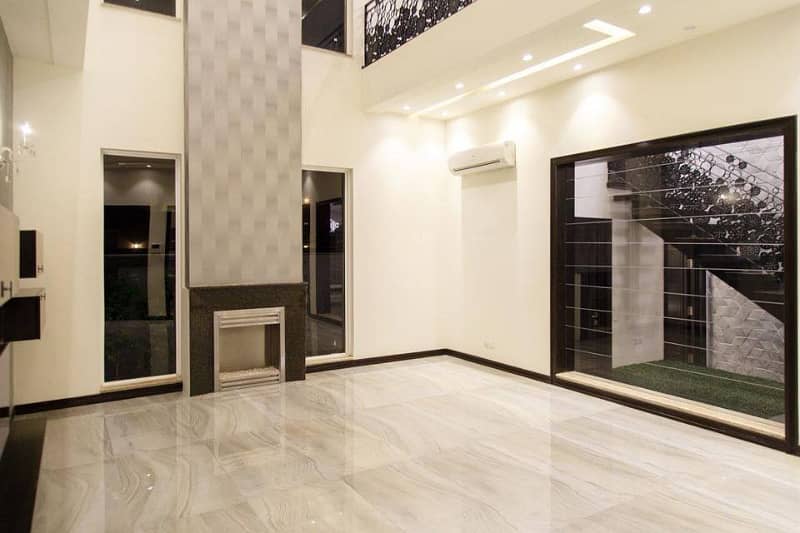 01 Kanal Slightly Used Well Maintained Like Brand New Modren Design Bungalow For Sale In DHA Phase-5 Near To Park 23