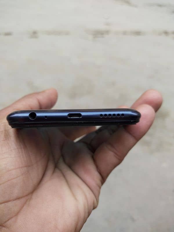 urgent sale infinix hot 8 4gb 64gb all ok only phone 2