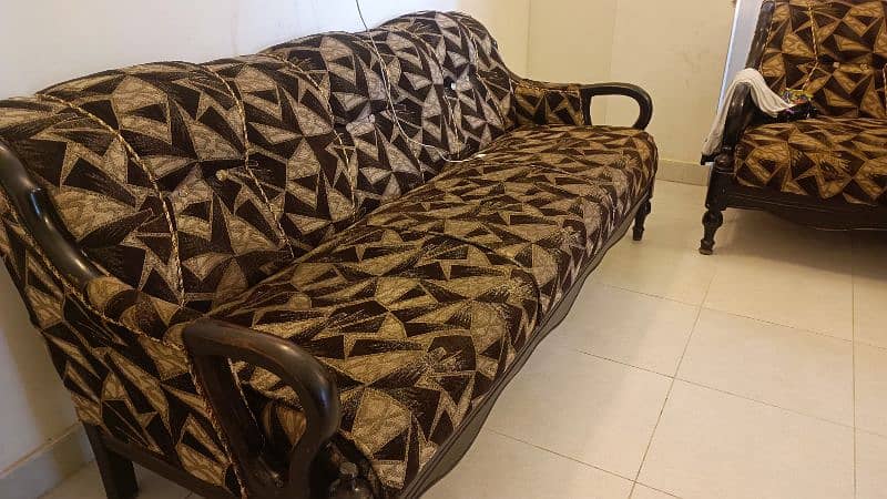 7 seater sofa set, urgent sale 0