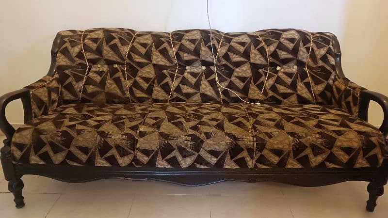 7 seater sofa set, urgent sale 1