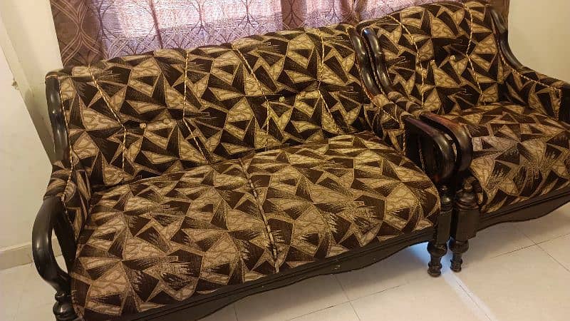 7 seater sofa set, urgent sale 2