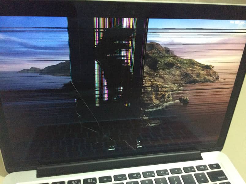 Apple Macbook Pro 2014-15 Broken screen - Working condition 0