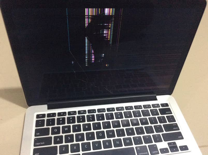 Apple Macbook Pro 2014-15 Broken screen - Working condition 10