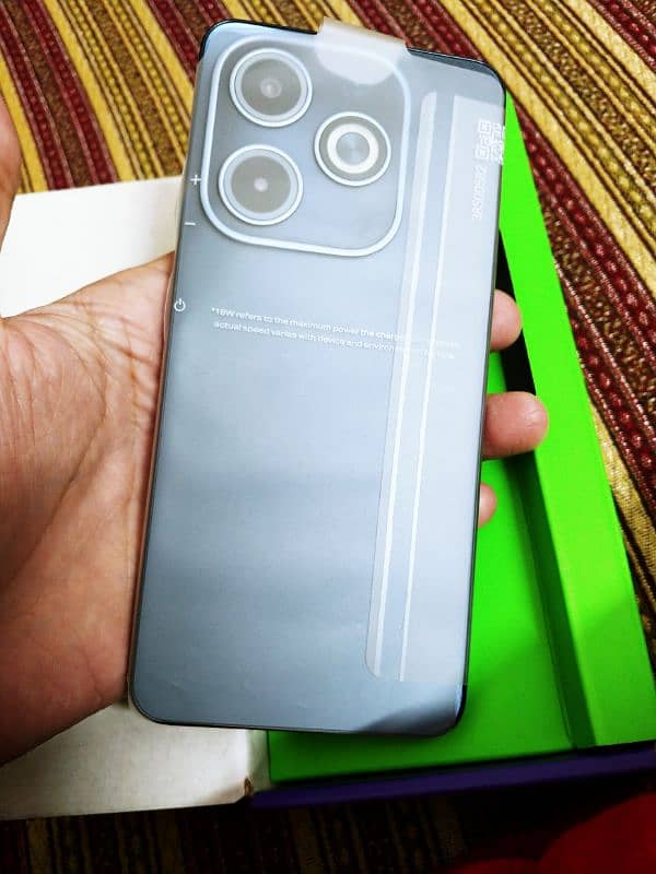 INFINIX HOT 40i 3