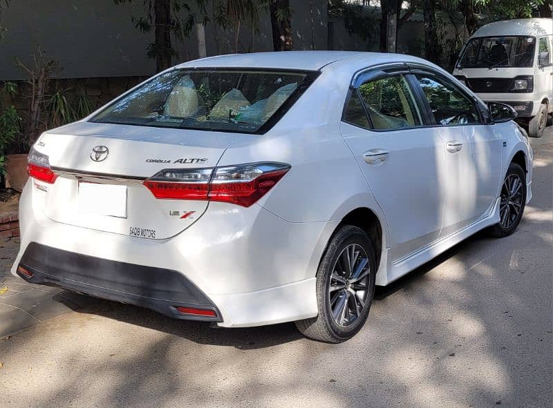 Toyota Corolla Altis 2021 4