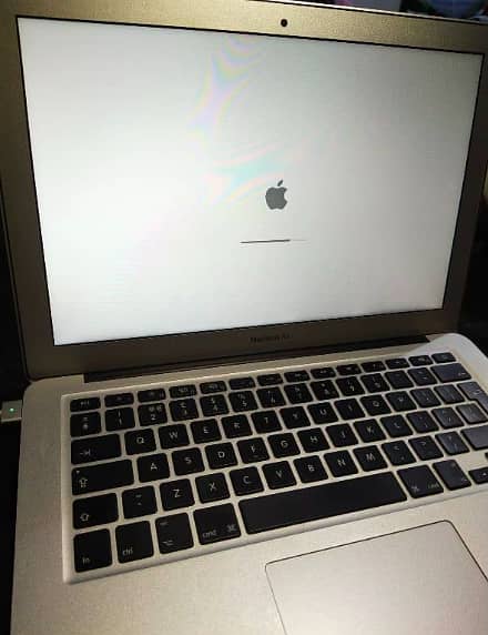 Apple macbook air mid 2012 (price is negotiable) 0