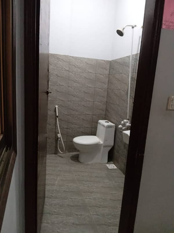 Prime Location Flat Of 1050 Square Feet For rent In Gulshan-e-Iqbal - Block 13-D2 7