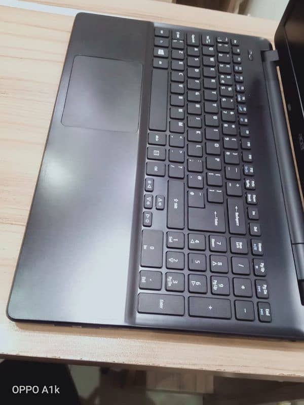 Acer Travel mate p256 with numeric pad 7