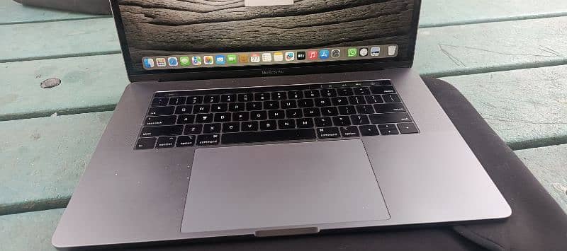 MacBook Pro 1