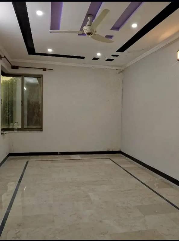 Prime location saperate upper portion for rent in koub line affshan colony near Askari 11 0