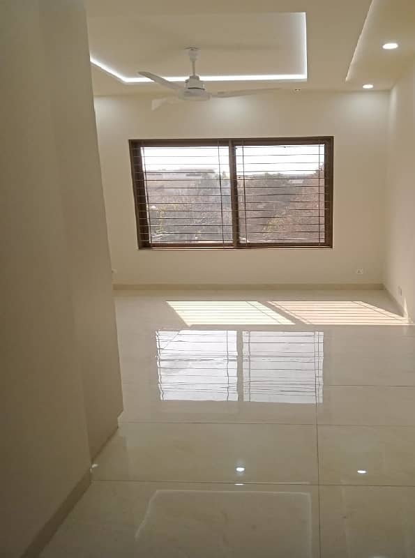 1 Kanal Upper Portion For Rent In DHA Phase 4,Block DD, Lahore. 3