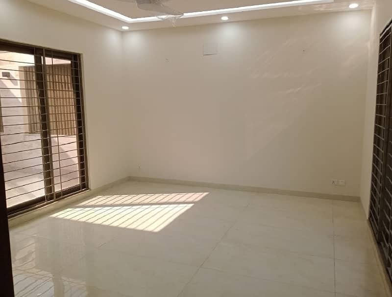 1 Kanal Upper Portion For Rent In DHA Phase 4,Block DD, Lahore. 5