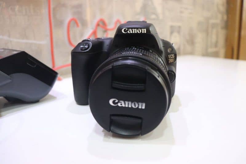 Canon 200d with 18-55mm lens 8