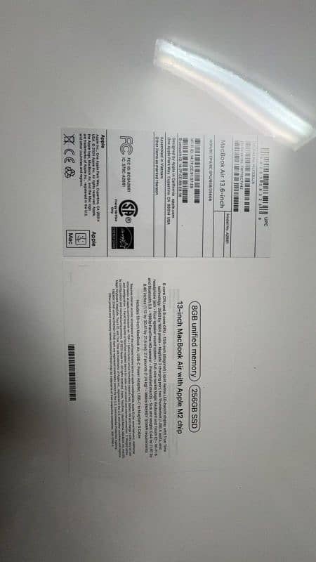 box pack Apple 2022 MacBook Air Laptop with M2 chip 0