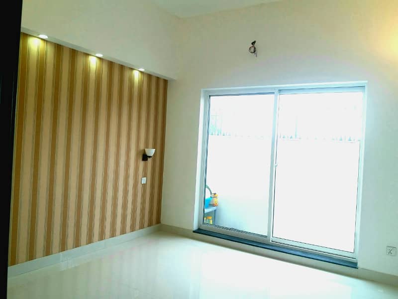 1 Kanal Slightly Used Unique Modern Design House For Sale In SUI GAS Society, Close To Park Near To DHA Phase 5 23