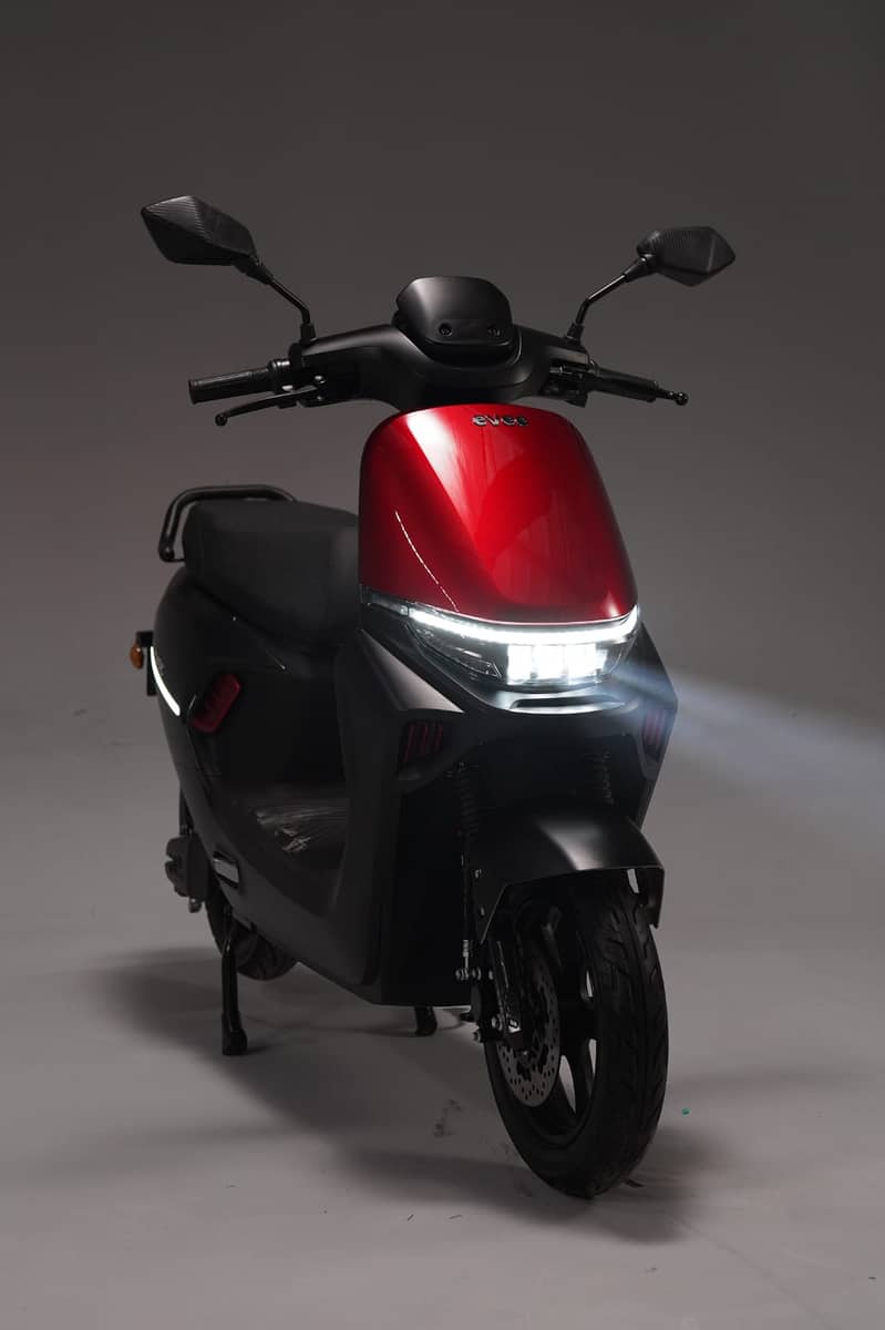 Evee S1 Electric Scooty 2024 New Zero Meter 3