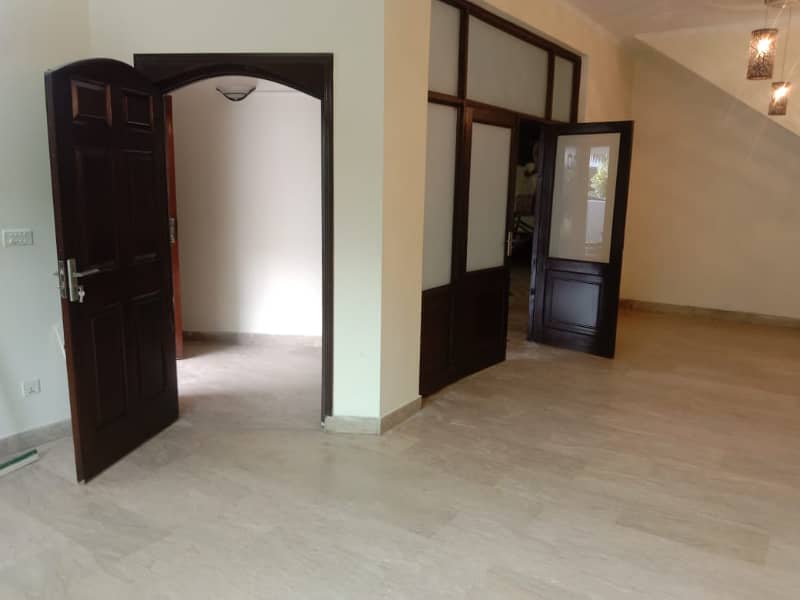 10 Marla Beautiful House Available For Rent in GG Block DHA Phase 4 Lahore 3