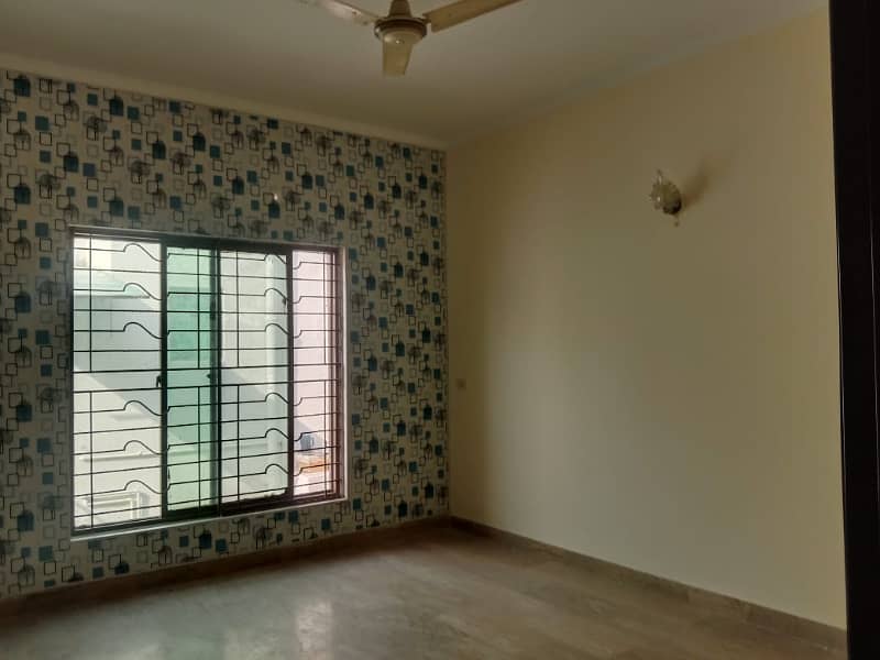 10 Marla Beautiful House Available For Rent in GG Block DHA Phase 4 Lahore 17