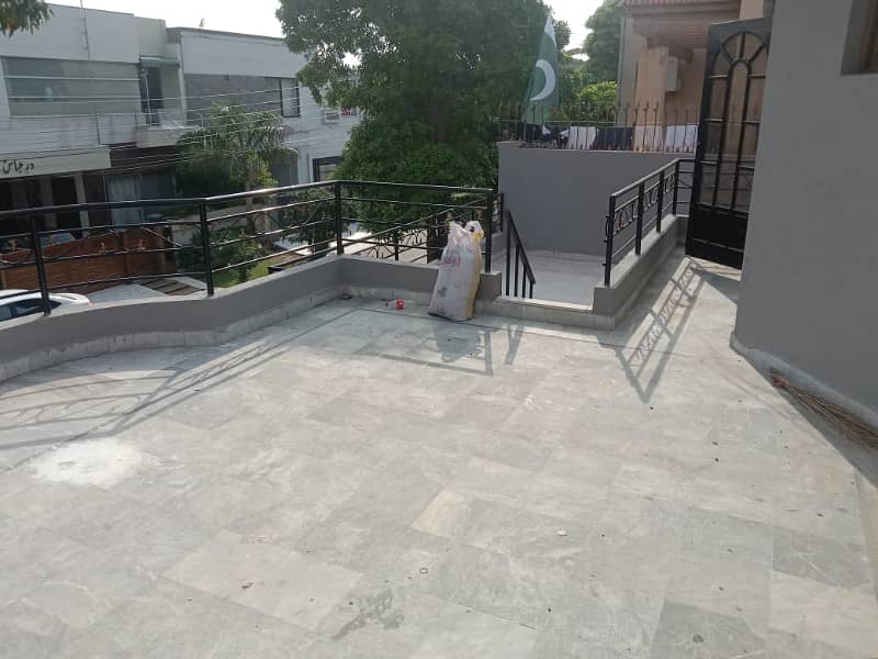 10 Marla Beautiful House Available For Rent in GG Block DHA Phase 4 Lahore 18