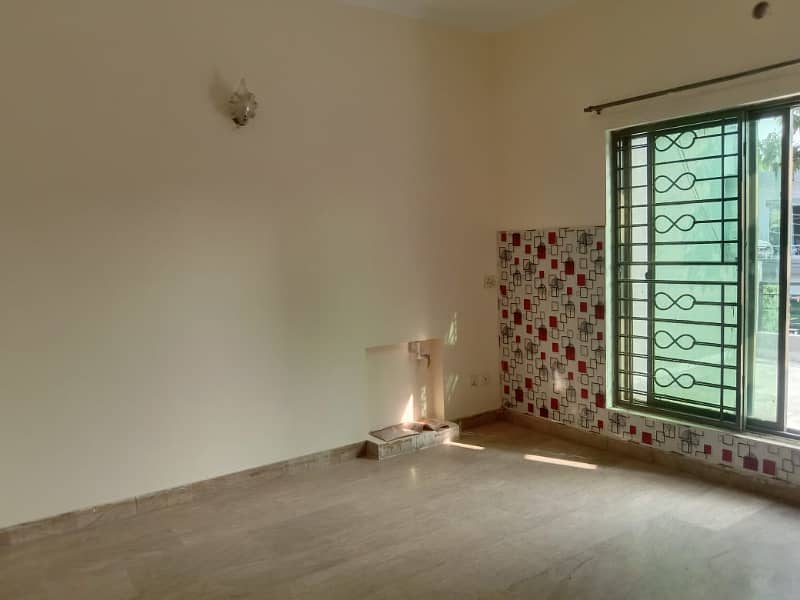 10 Marla Beautiful House Available For Rent in GG Block DHA Phase 4 Lahore 20