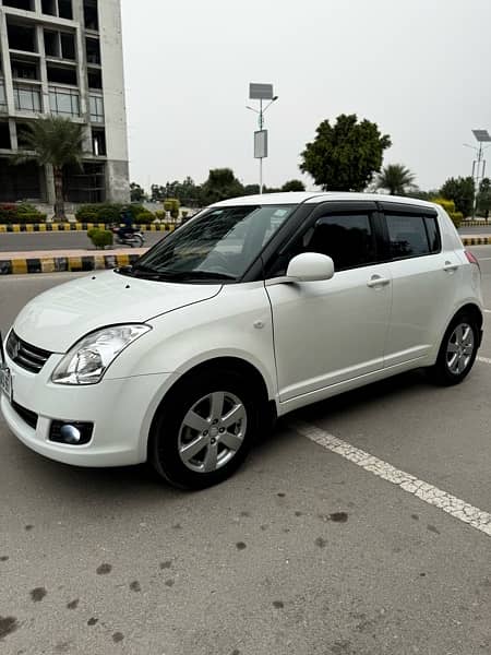 Suzuki Swift 2018 DLX Navigation 13